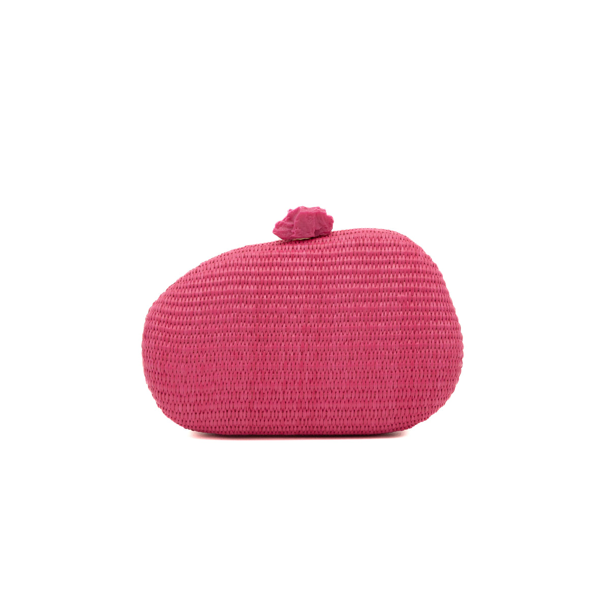 Bolso clutch rígido de rafia fucsia con silueta de piedra y cierre mineral