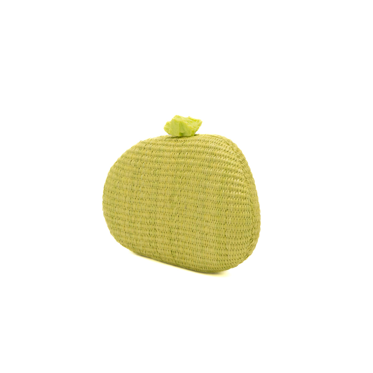 Bolso clutch rígido de rafia verde con silueta de piedra y cierre mineral