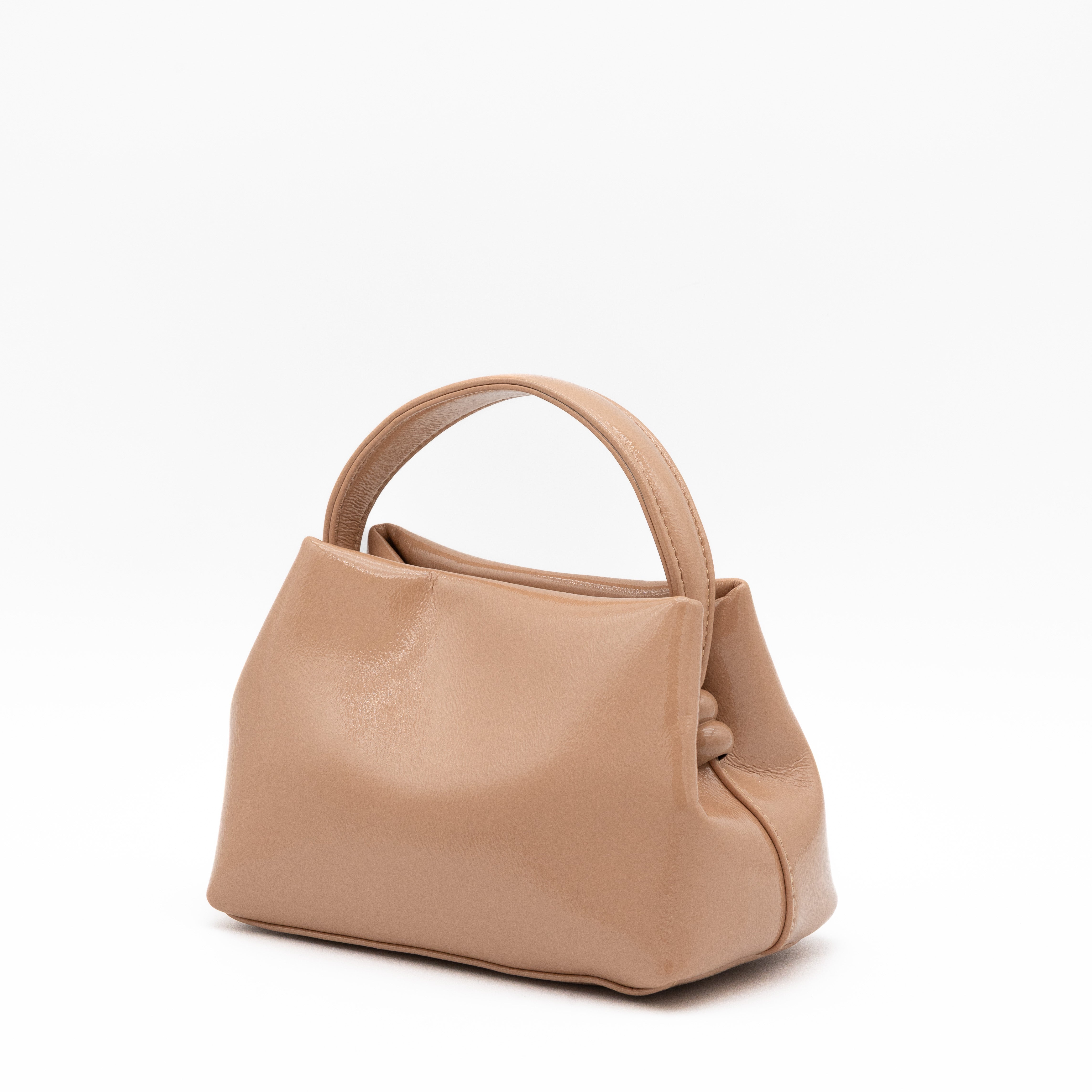 Bolso de fiesta con efecto charol camel, diseño estructurado y correa combinada metálica y sintética