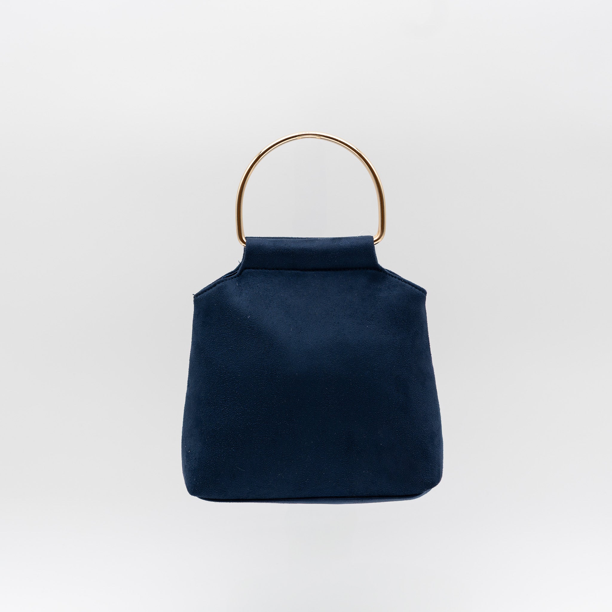 Bolso de fiesta en antelina azul marino con asa circular metálica y cierre magnético, ideal para bodas y cócteles