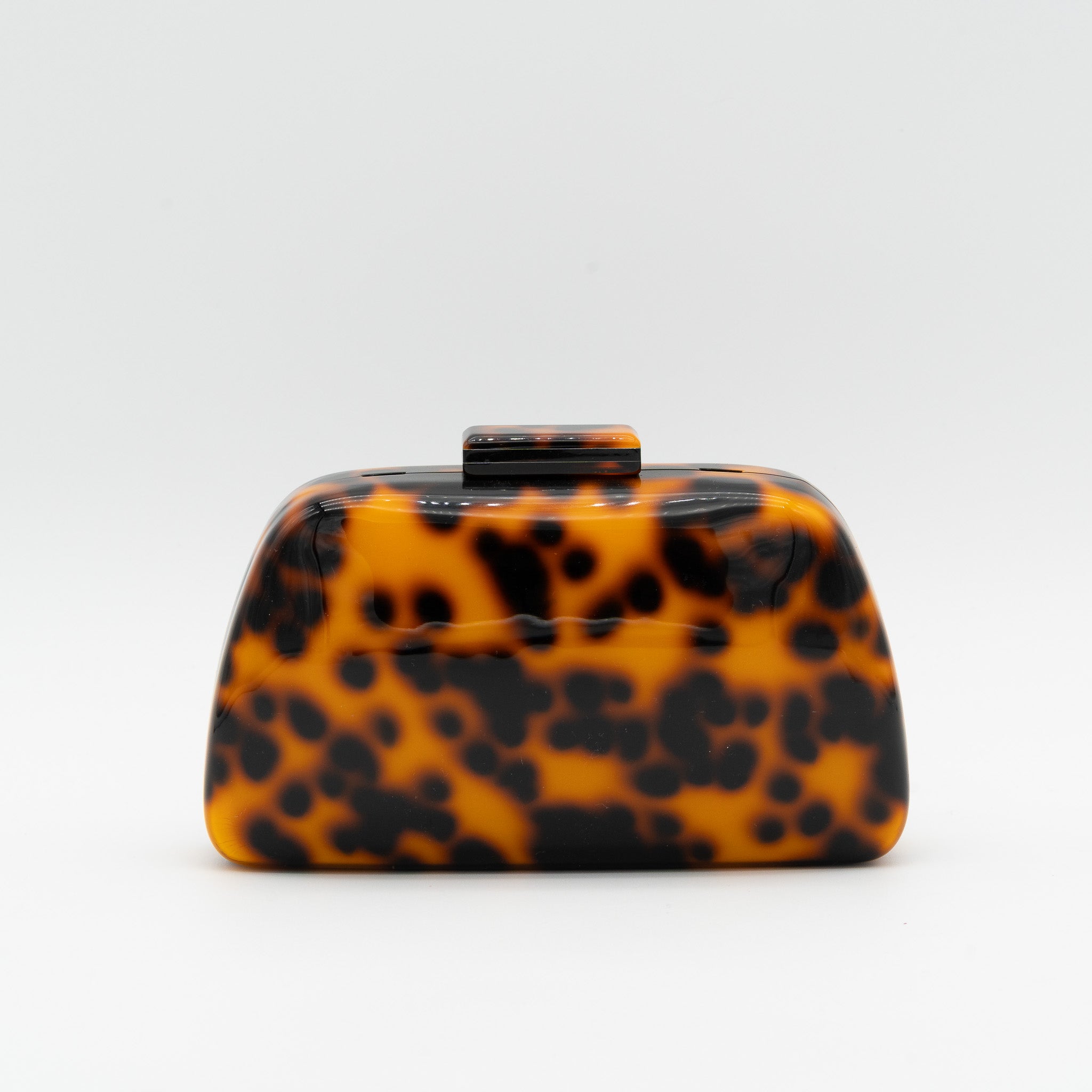 Bolso de fiesta con acabado efecto nácar y estampado de leopardo, diseño geométrico y cierre magnético