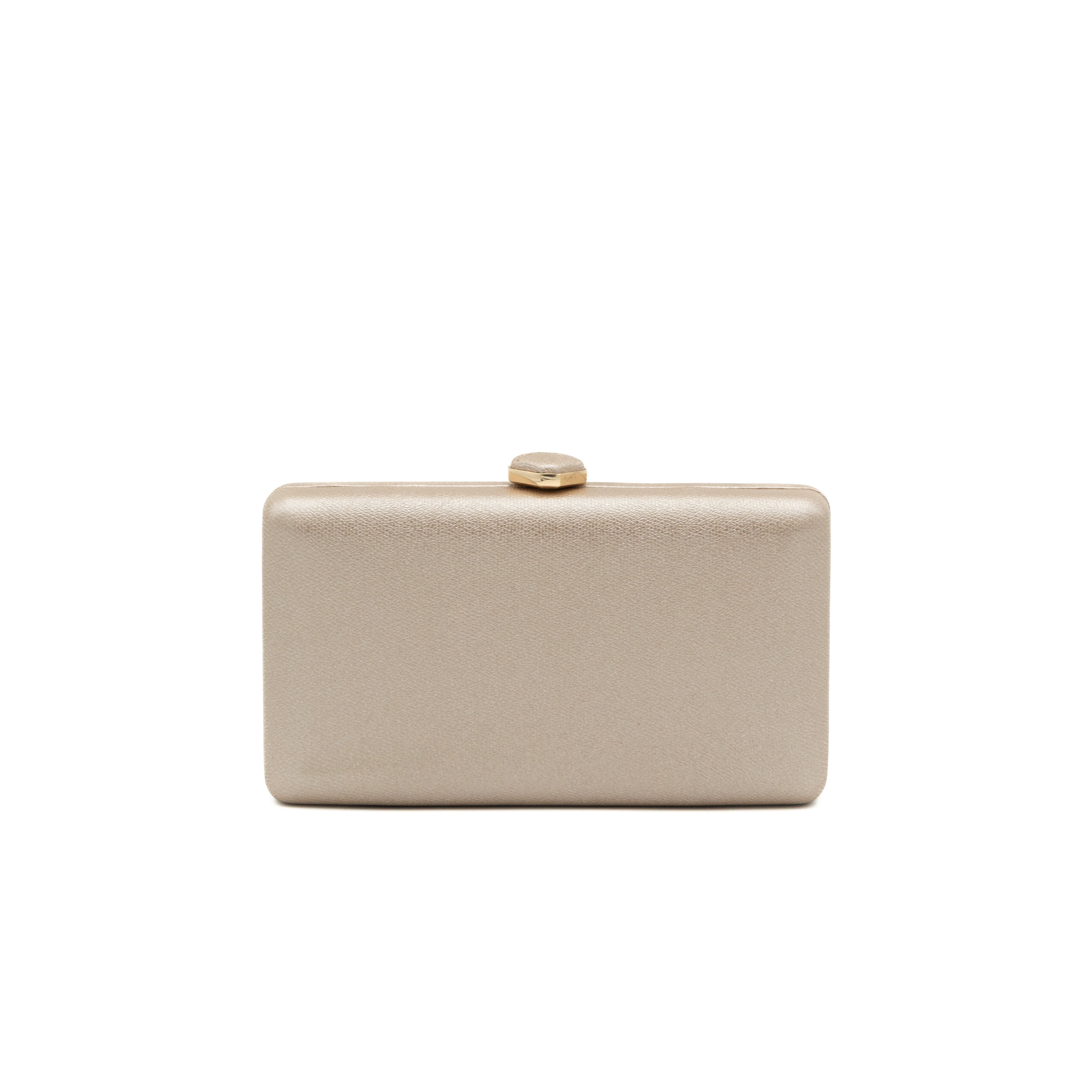 Bolso clutch de polipiel metalizado champán con cierre superior hexagonal y cadena desmontable