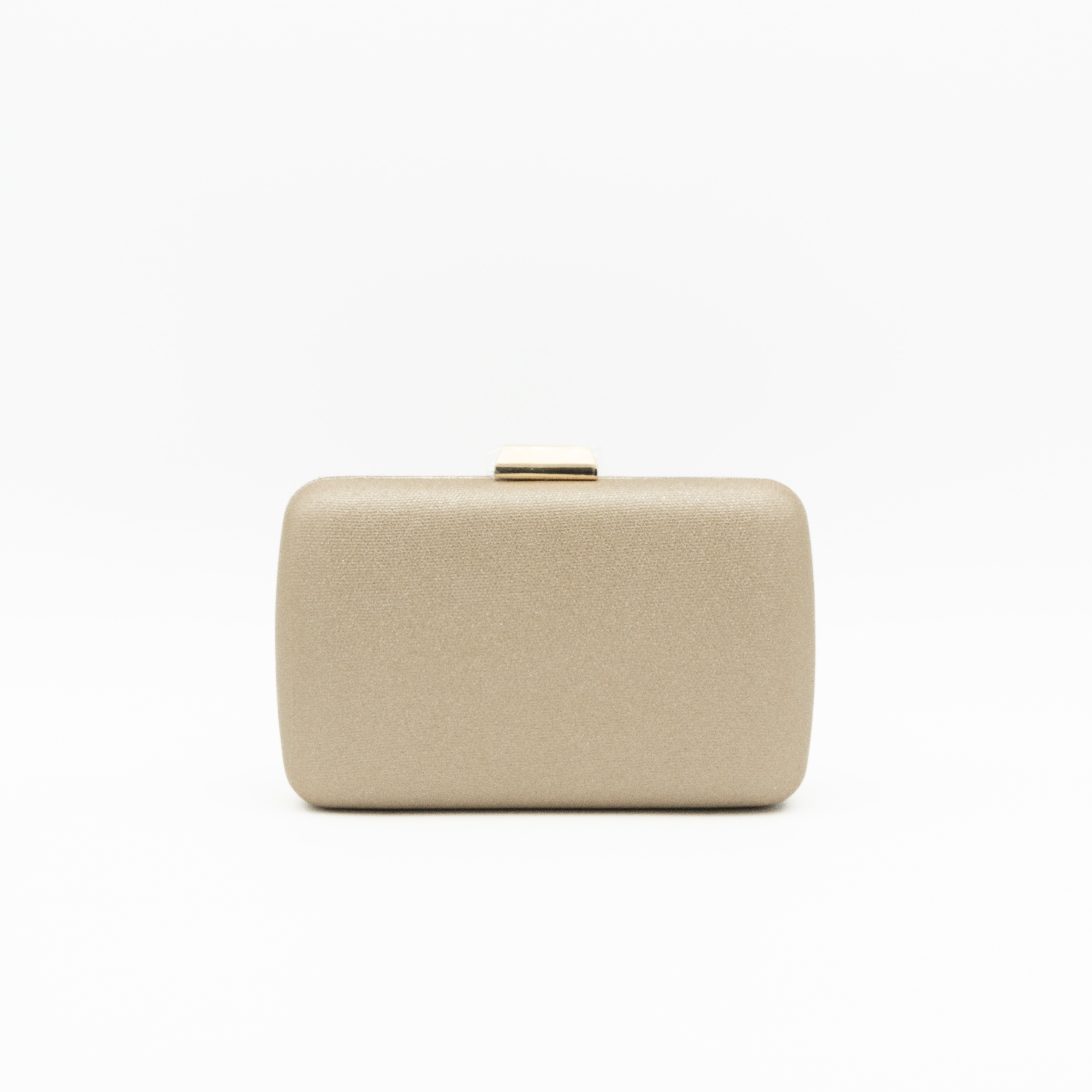 Bolso clutch de fiesta en polipiel oro claro metalizado con cierre metálico y cadena fina desmontable