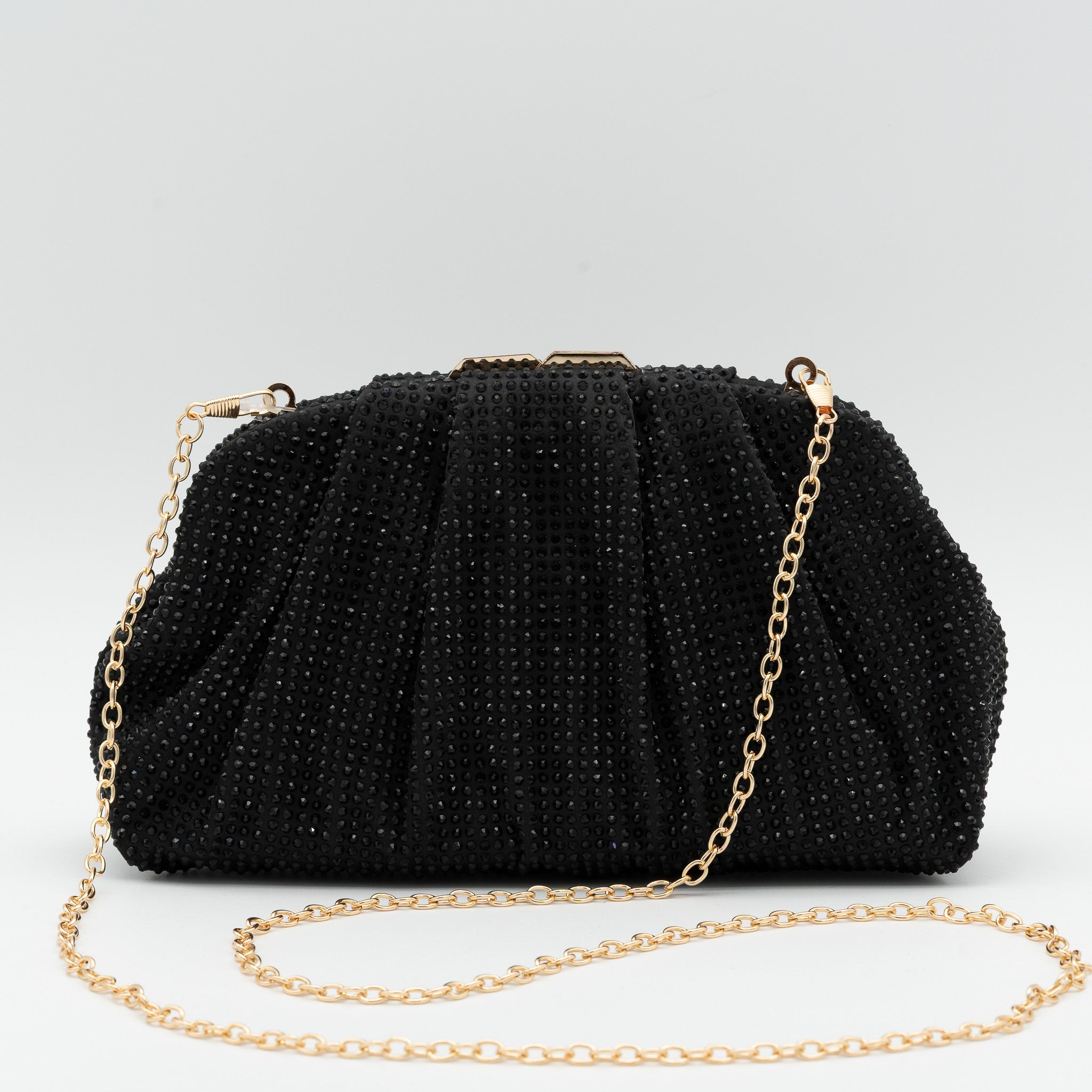 Bolso de fiesta de raso negro con pedrería y fruncido