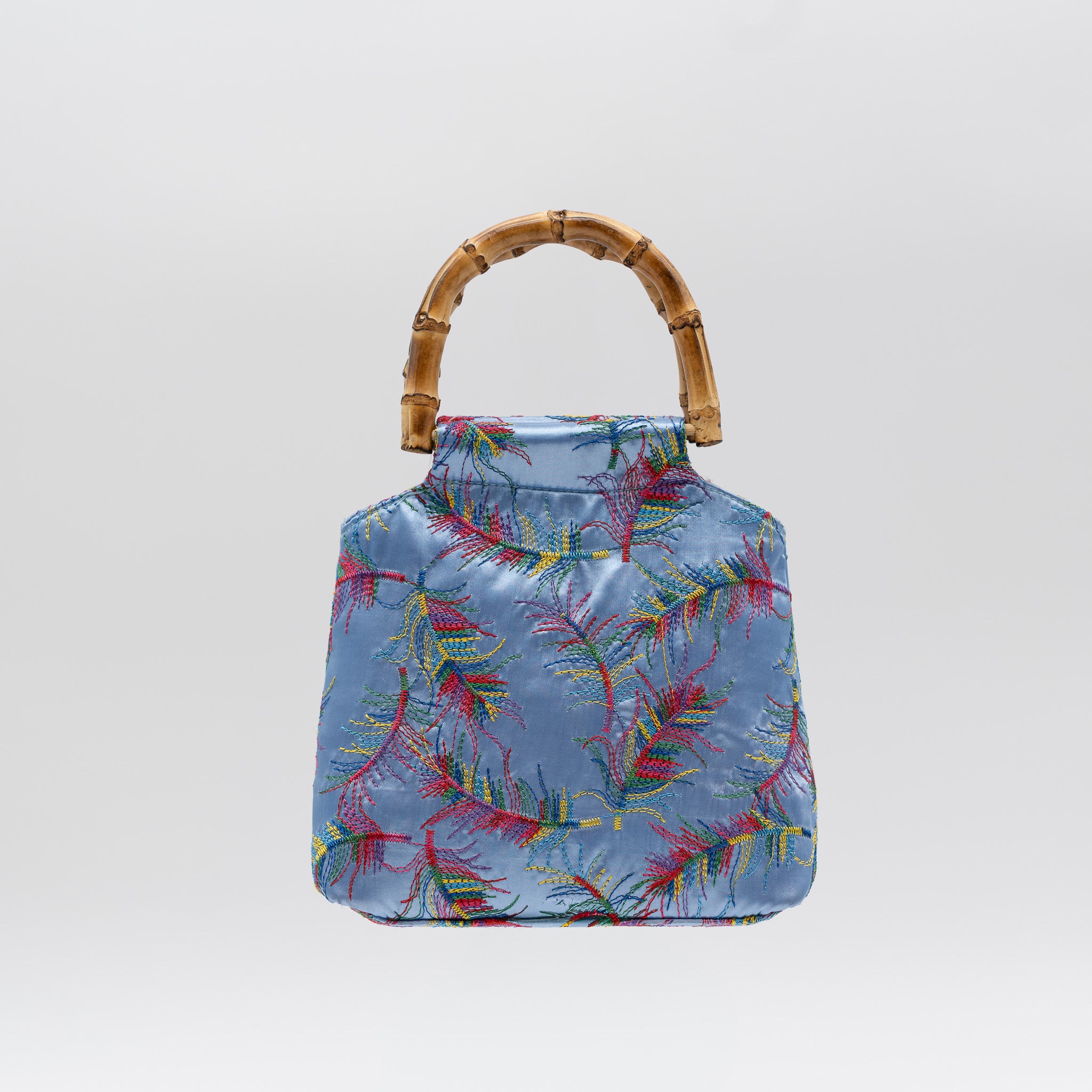 Bolso de fiesta en raso vaquero con bordados laterales, asa de bambú, bolsillo interior con cremallera y cierre magnético