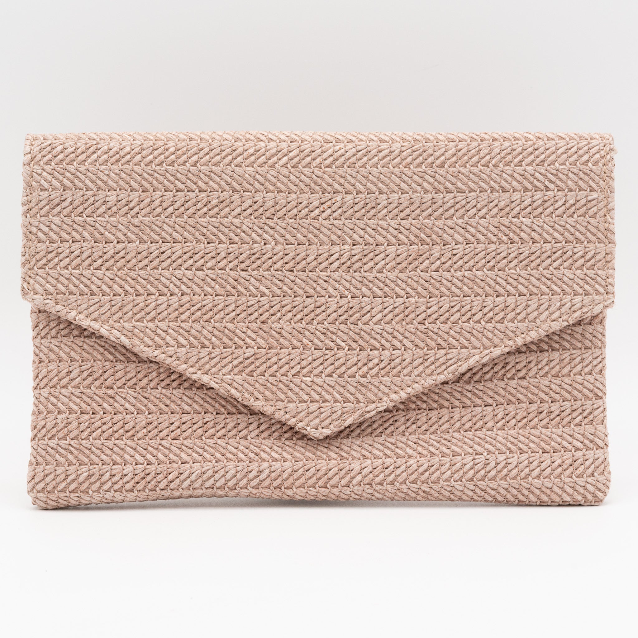 Bolso de fiesta con diseño de rafia trenzada rosa palo en formato sobre con cadena desmontable