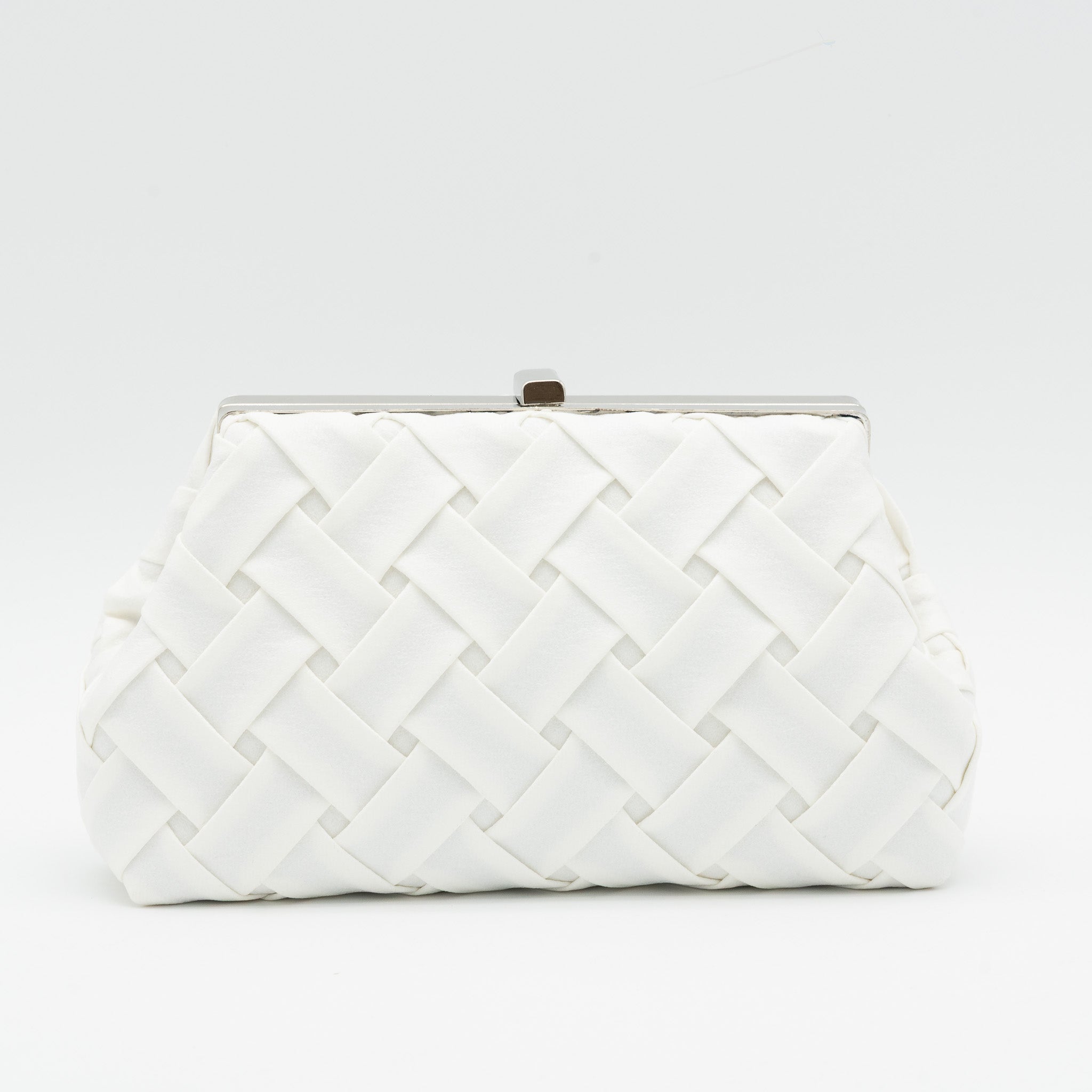 Bolso de fiesta trenzado en polipiel con acabado efecto metalizado blanco