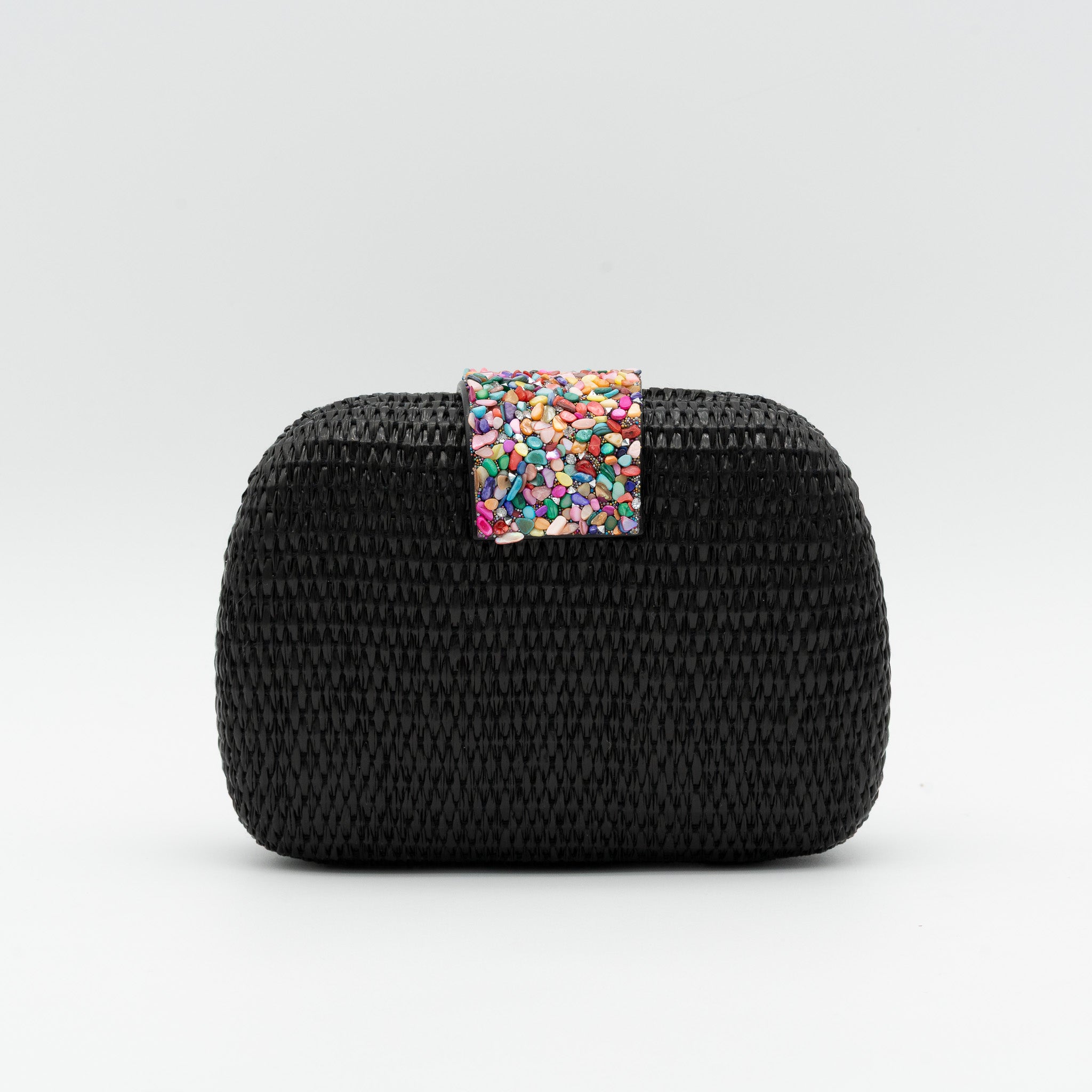 Bolso de fiesta en rafia negro con solapa de piedras multicolor y cadena desmontable