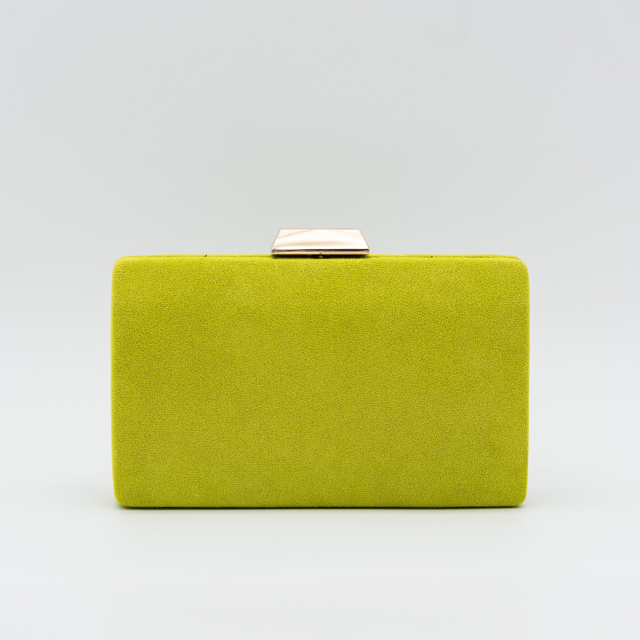 Clutch de fiesta en antelina con cierre metálico y cadena desmontable, perfecto para bodas y cócteles. Color lima