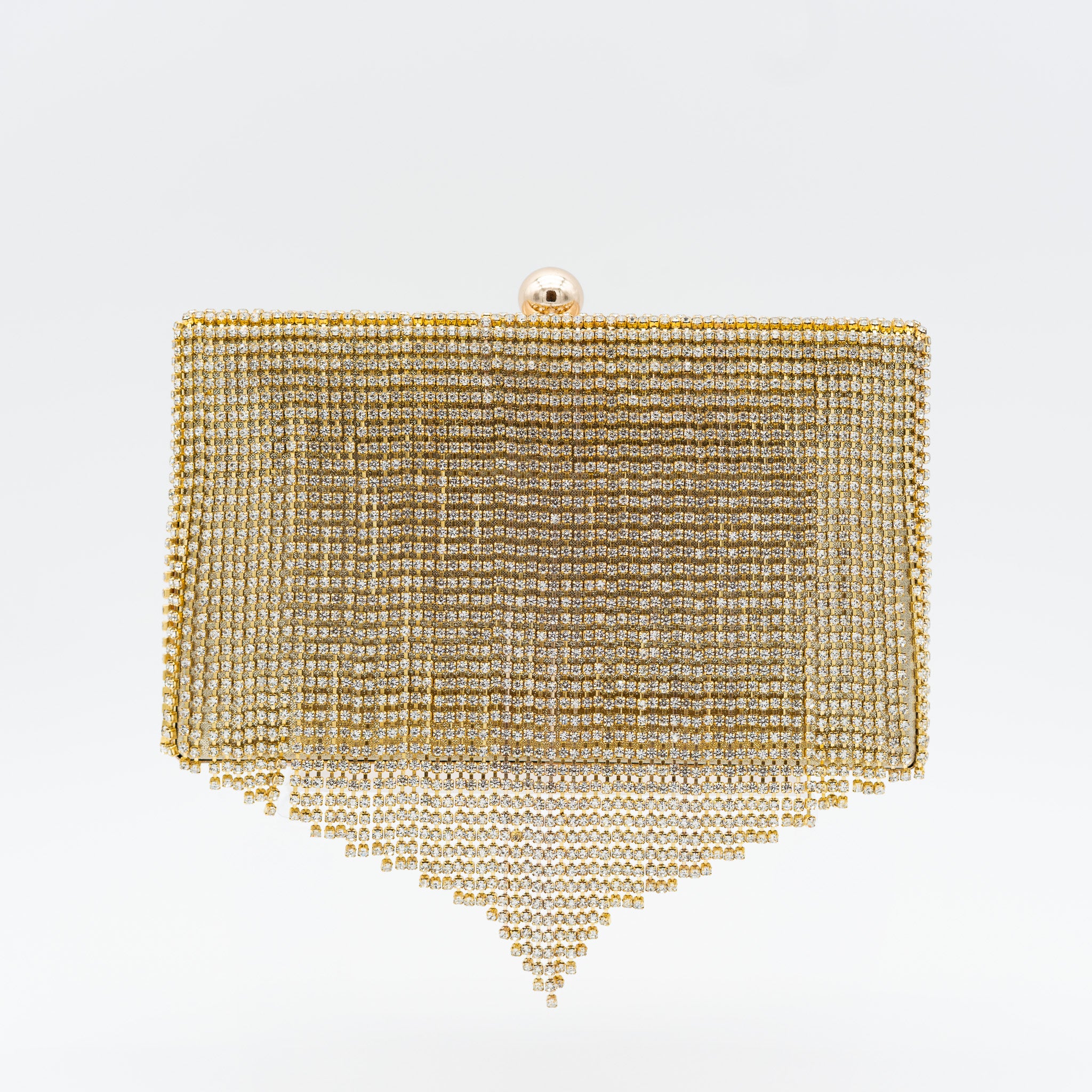 Clutch de fiesta raso oro con flecos de pedrería, cierre de bola y cadena desmontable, ideal para bodas y cócteles