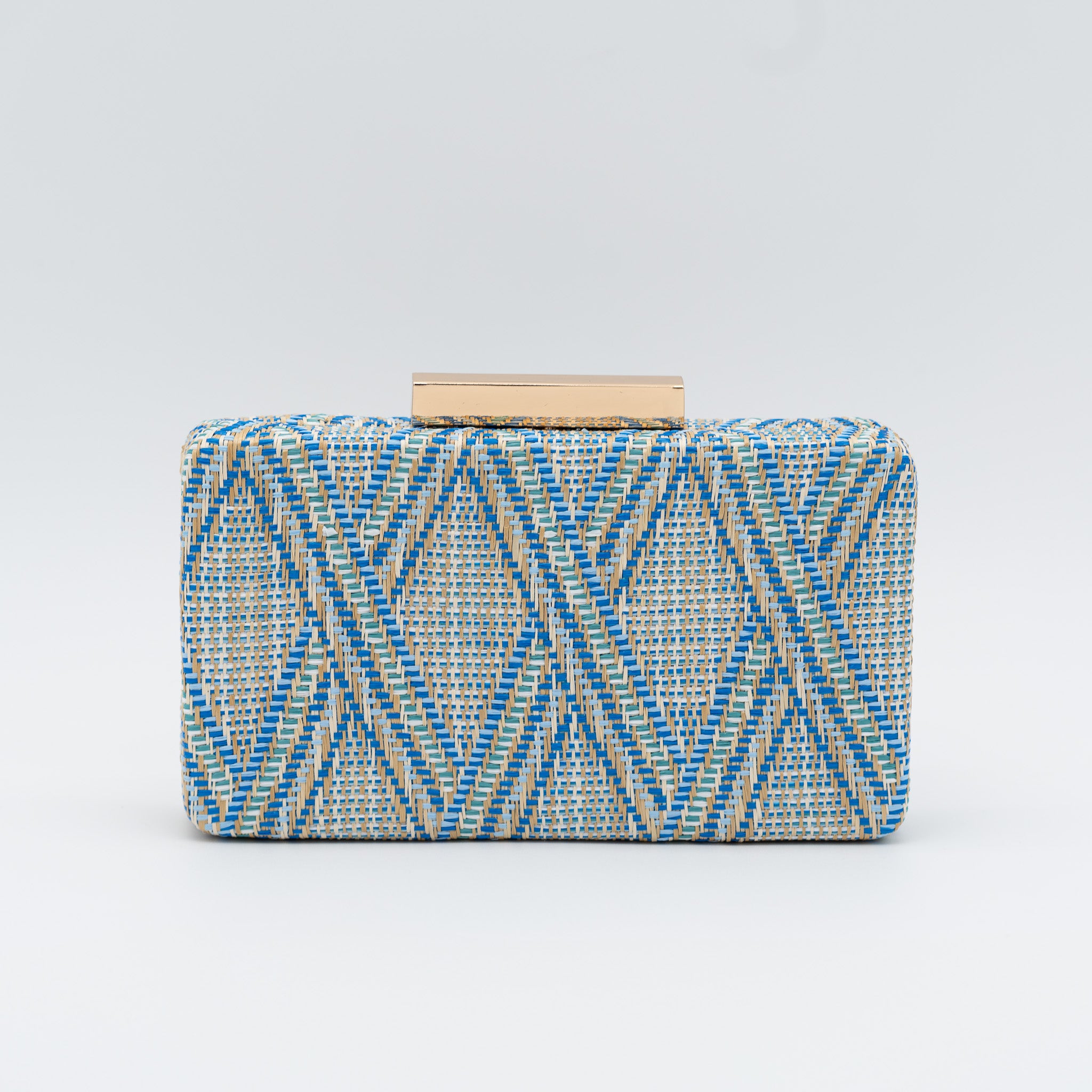 Bolso clutch de fiesta rectangular en rafia azul con diseño trenzado y cierre metálico