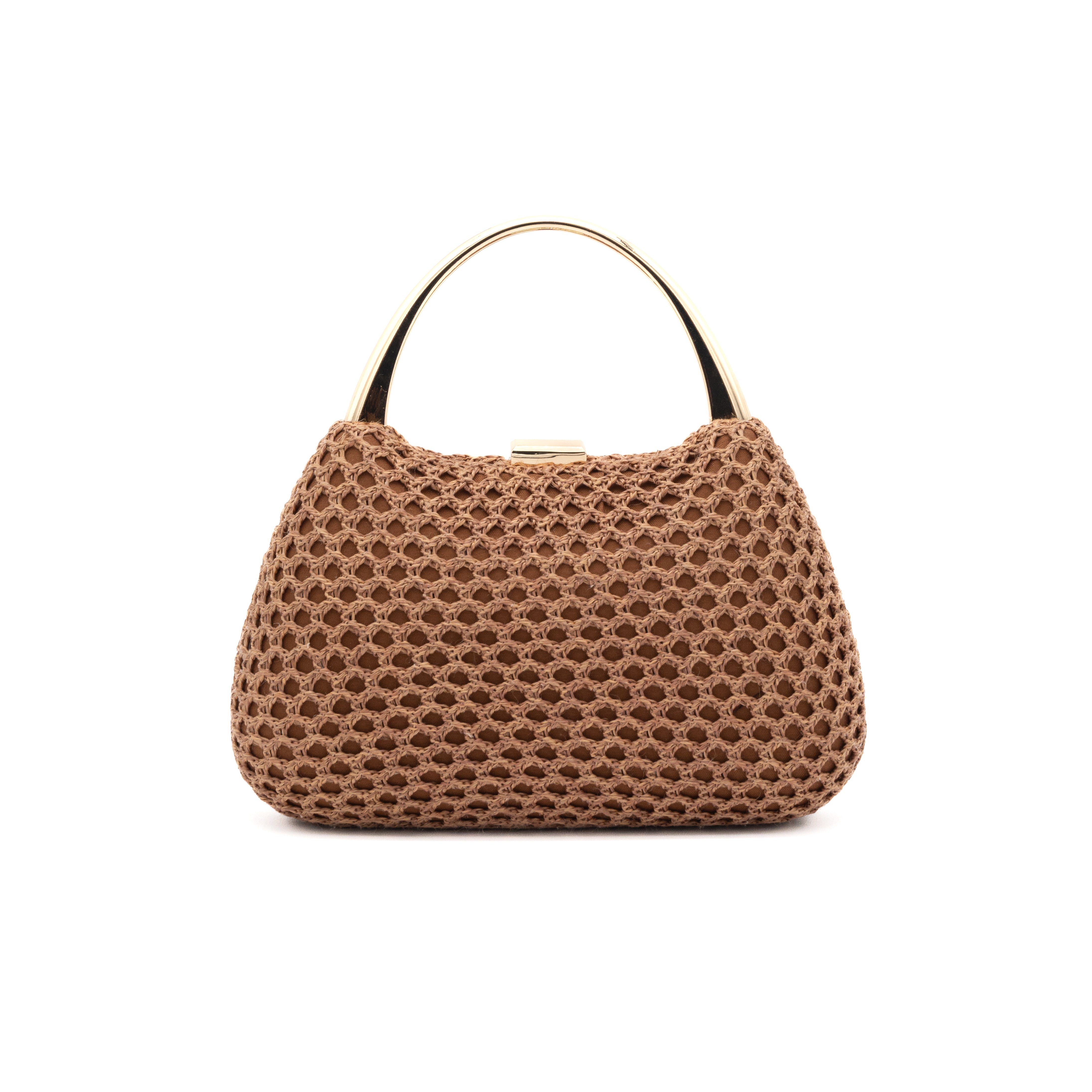 Bolso de mano rígido con exterior de red café y asa metálica