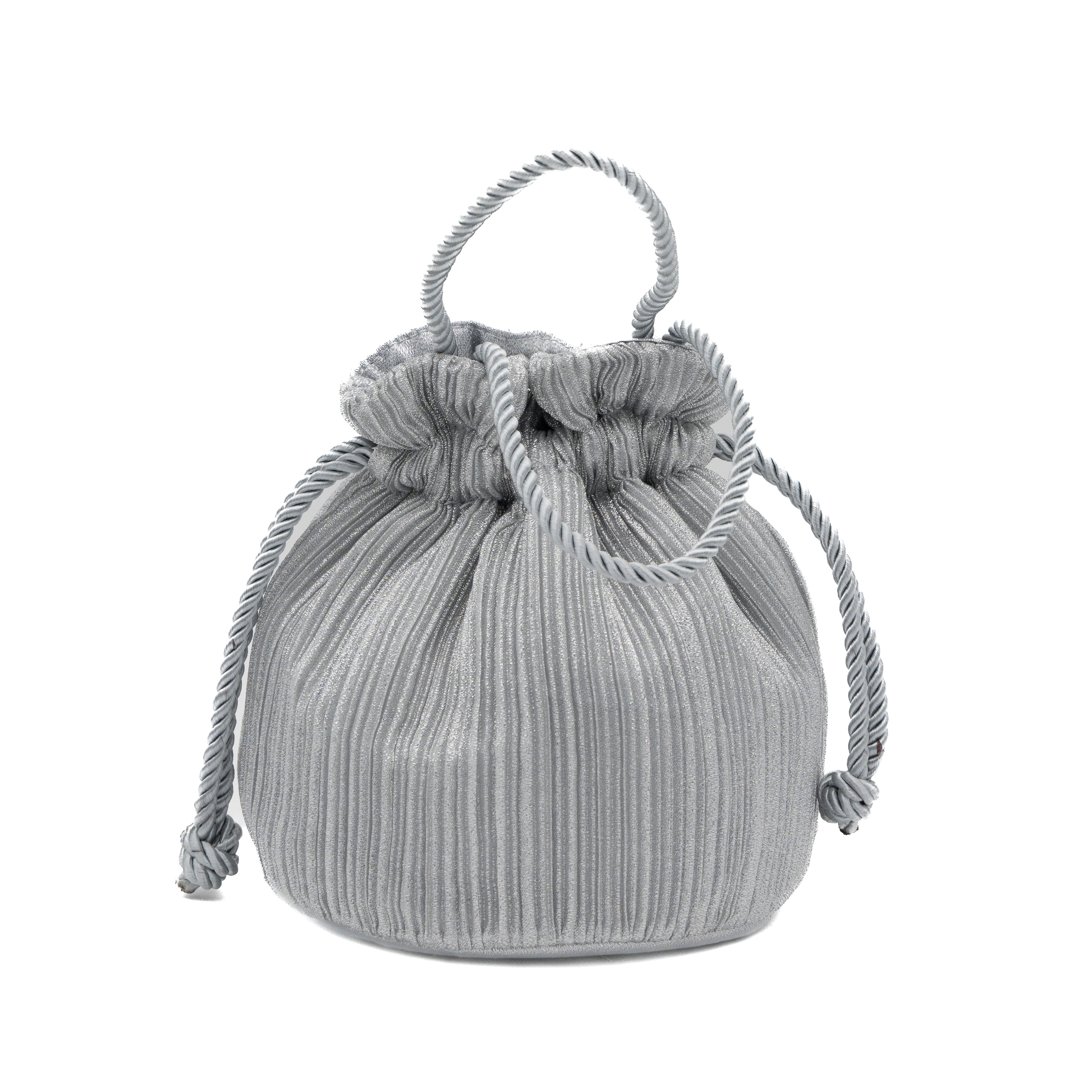 Bolso de fiesta bombonera plisada con asa de cordón plata