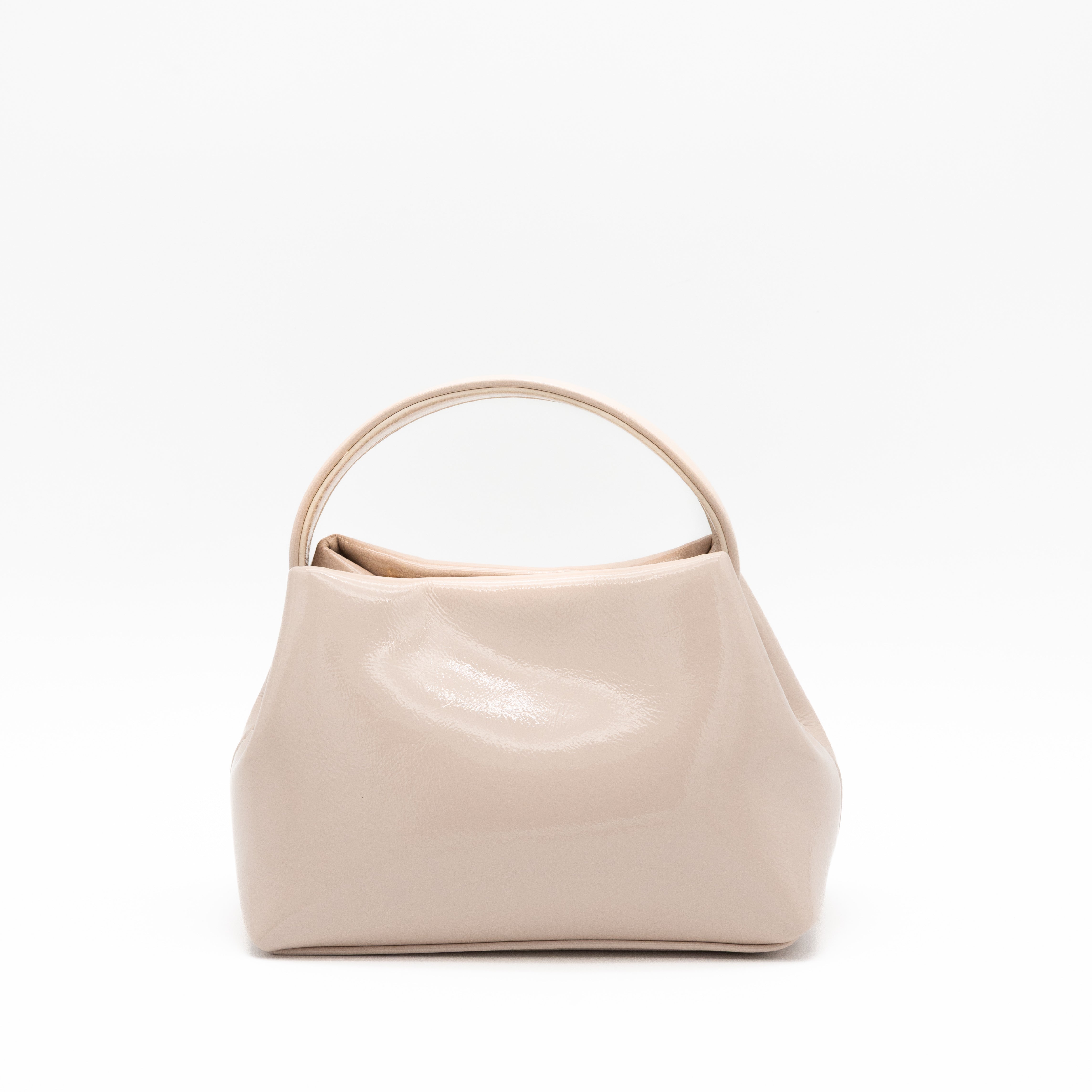 Bolso de fiesta con efecto charol nude, diseño estructurado y correa combinada metálica y sintética