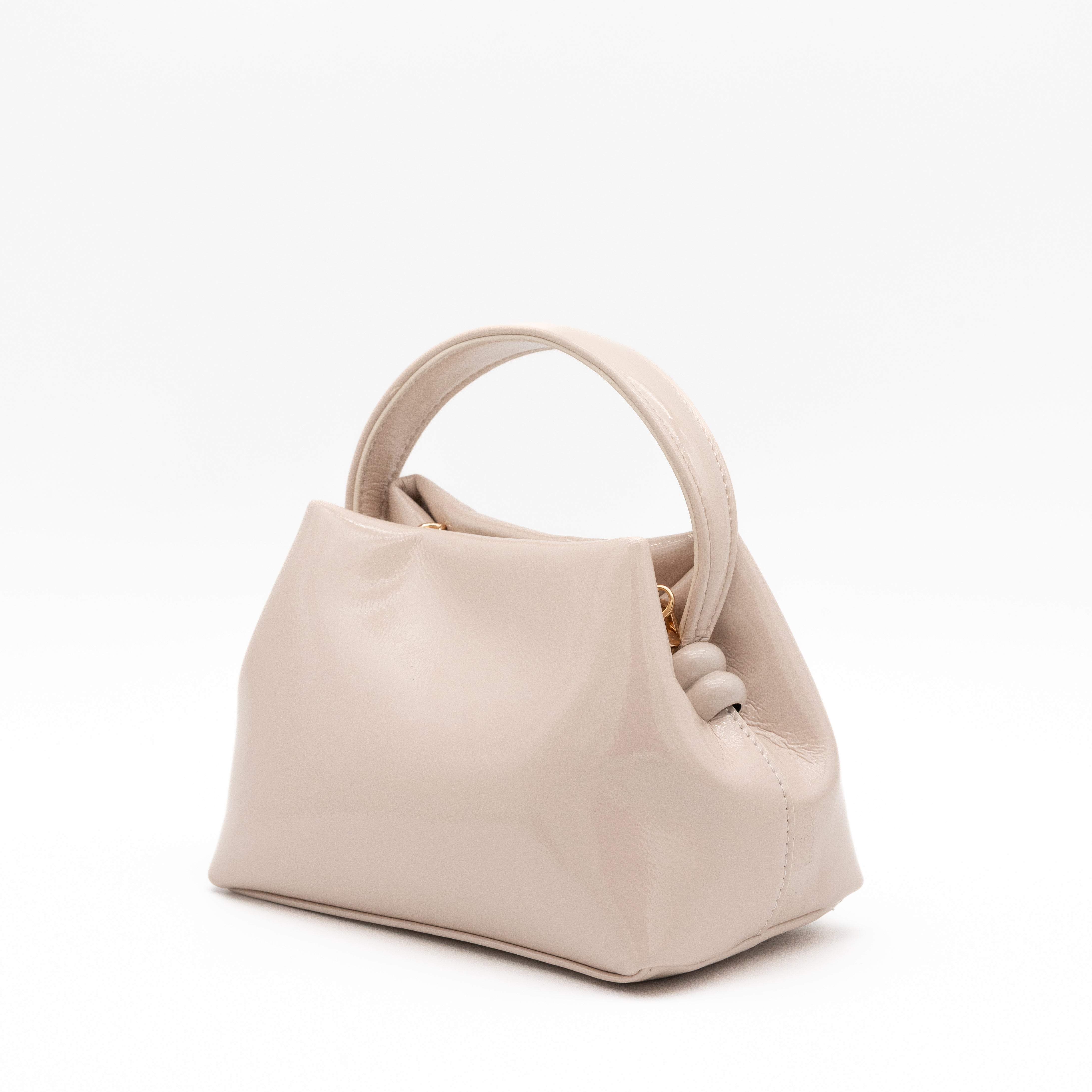 Bolso de fiesta con efecto charol nude, diseño estructurado y correa combinada metálica y sintética