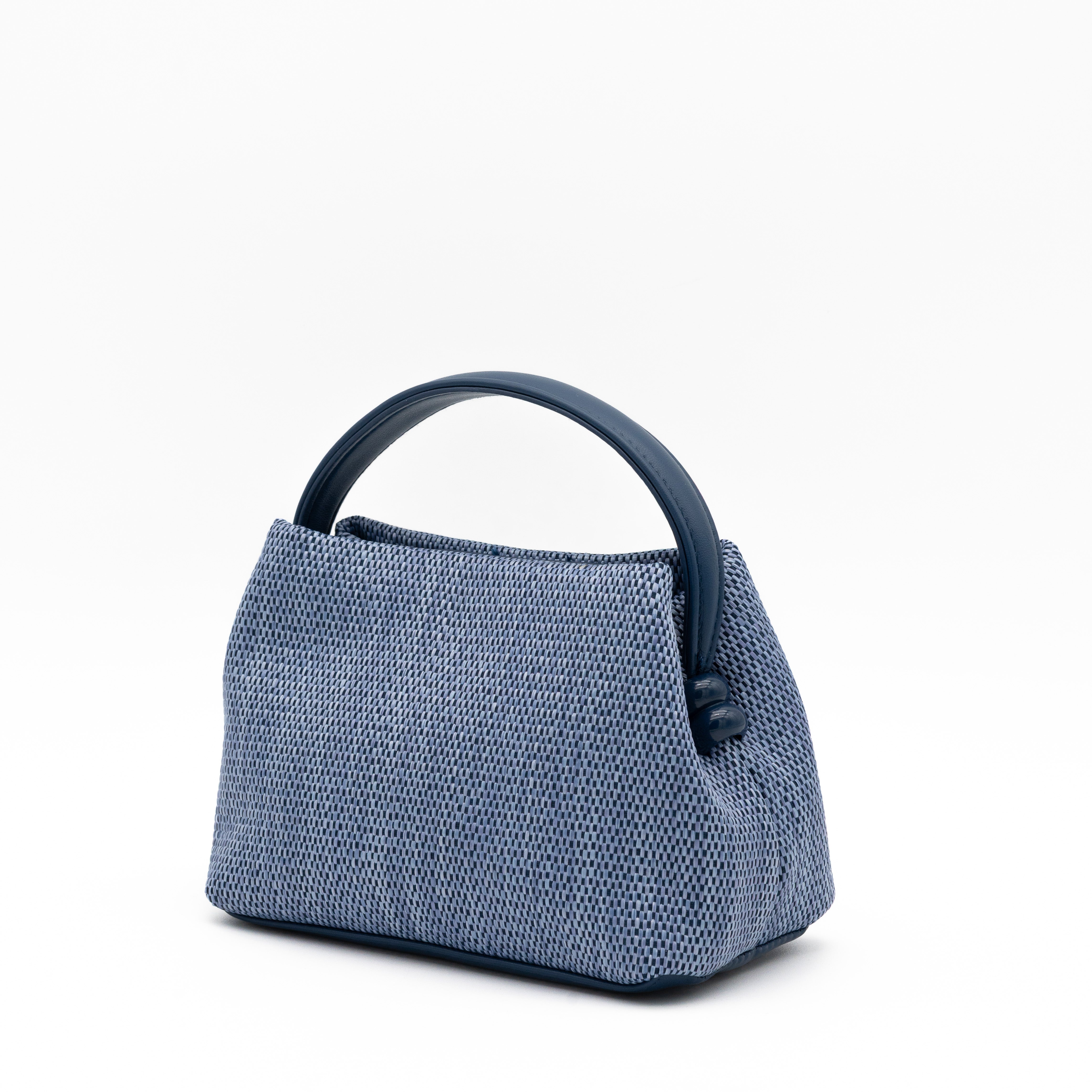 Bolso de fiesta de rafia azul con asa rígida y correa desmontable