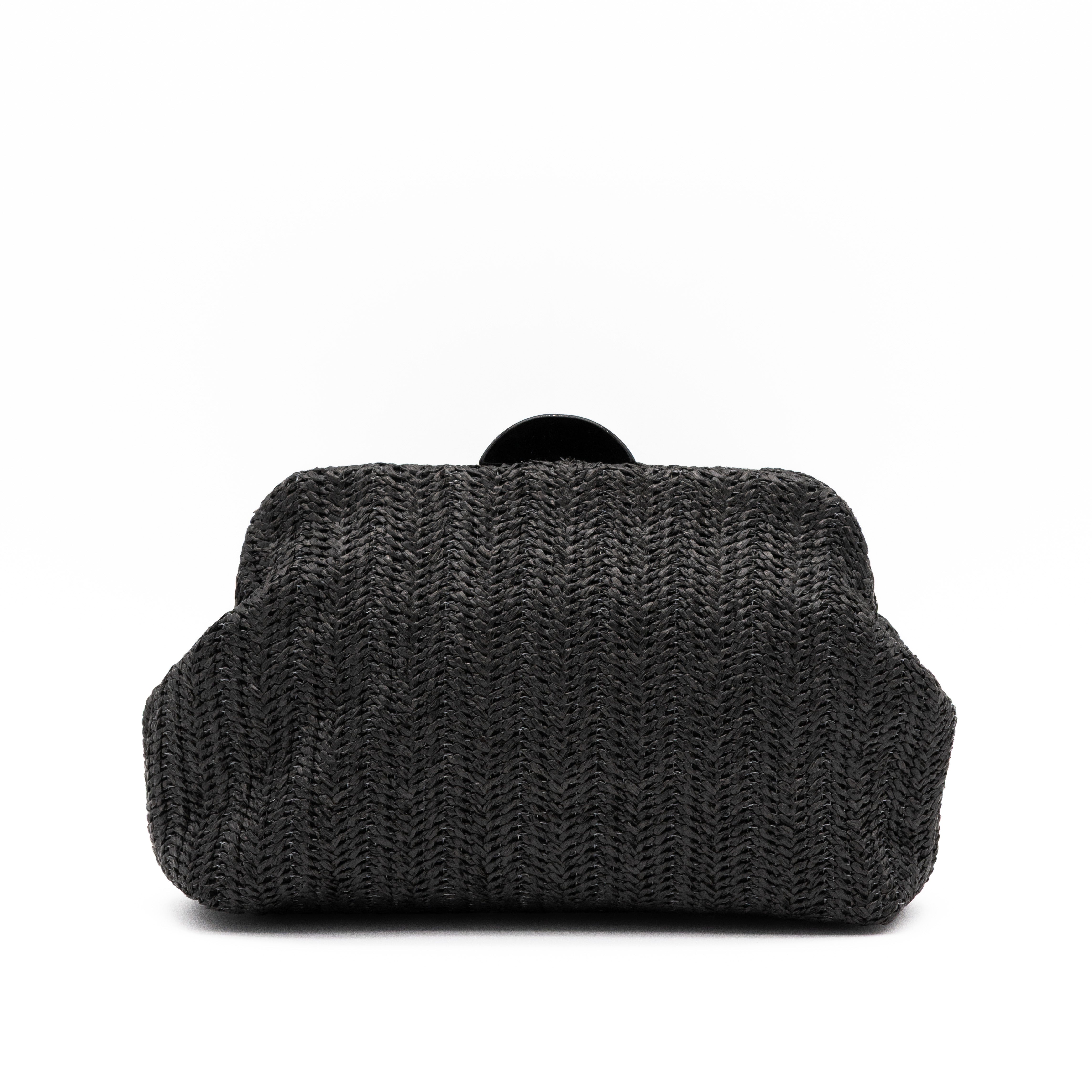 Bolso de fiesta de rafia negro con diseño en espiga y cadena metálica desmontable