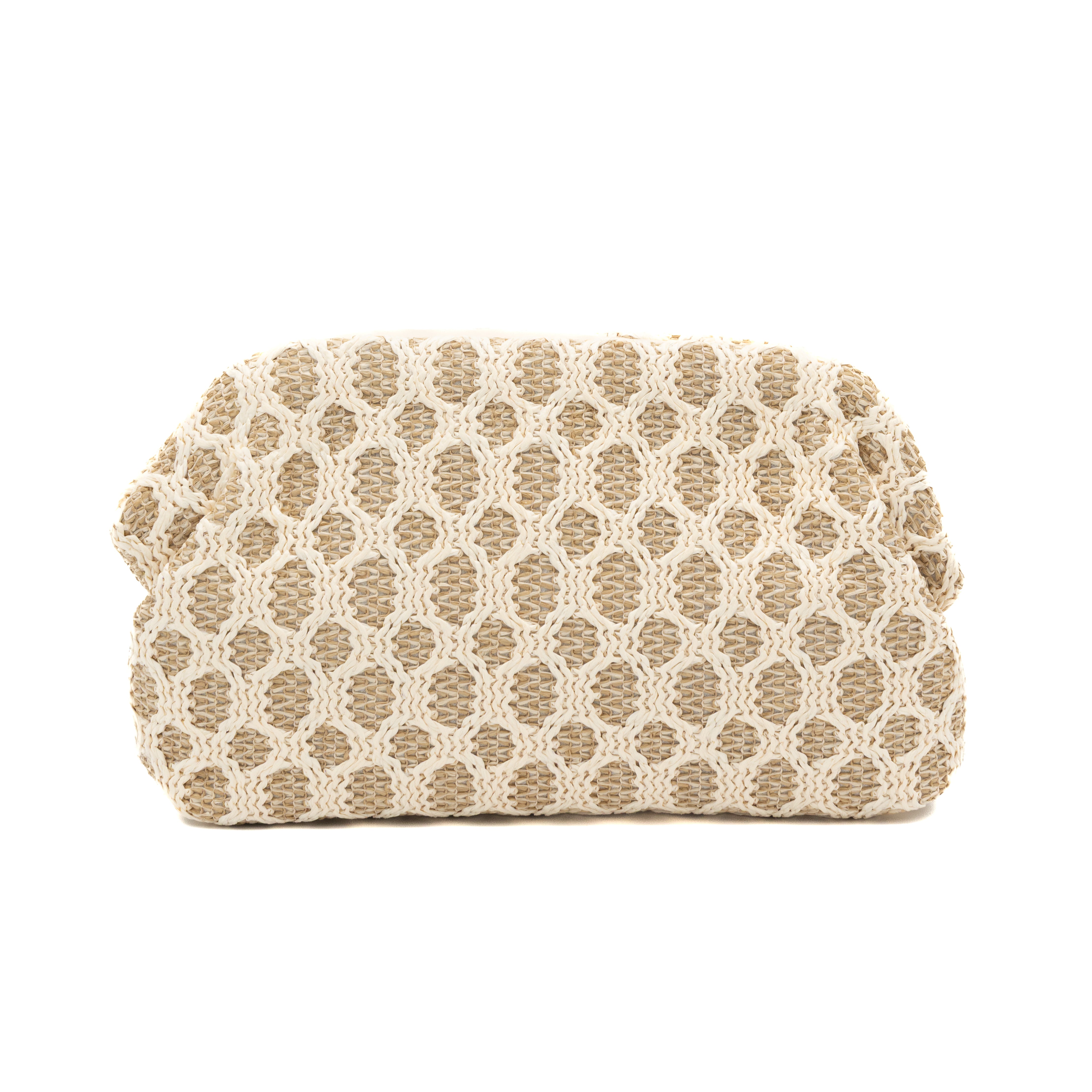 Bolso clutch de fiesta en rafia con patrón geométrico color beige