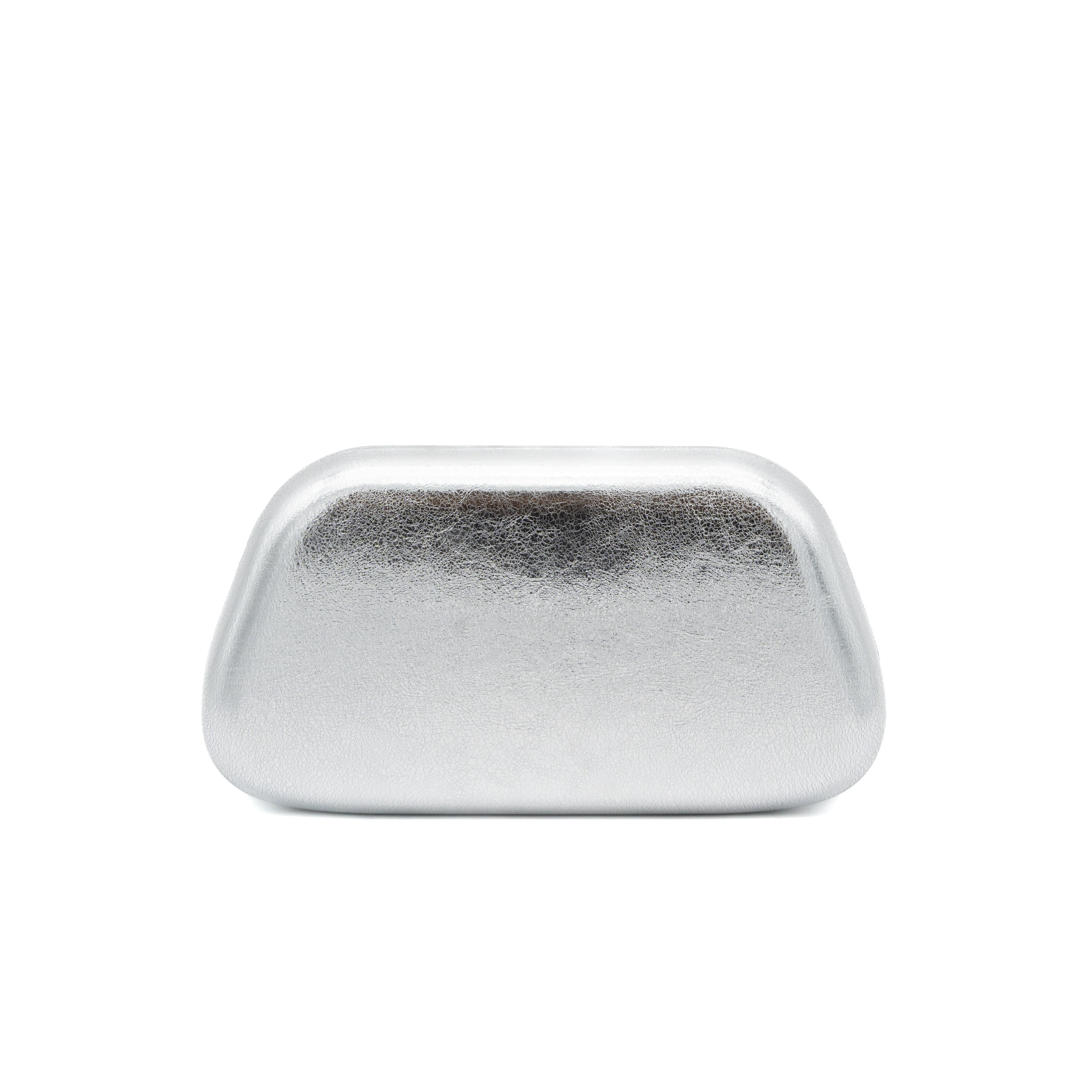 Bolso clutch rígido metalizado plata