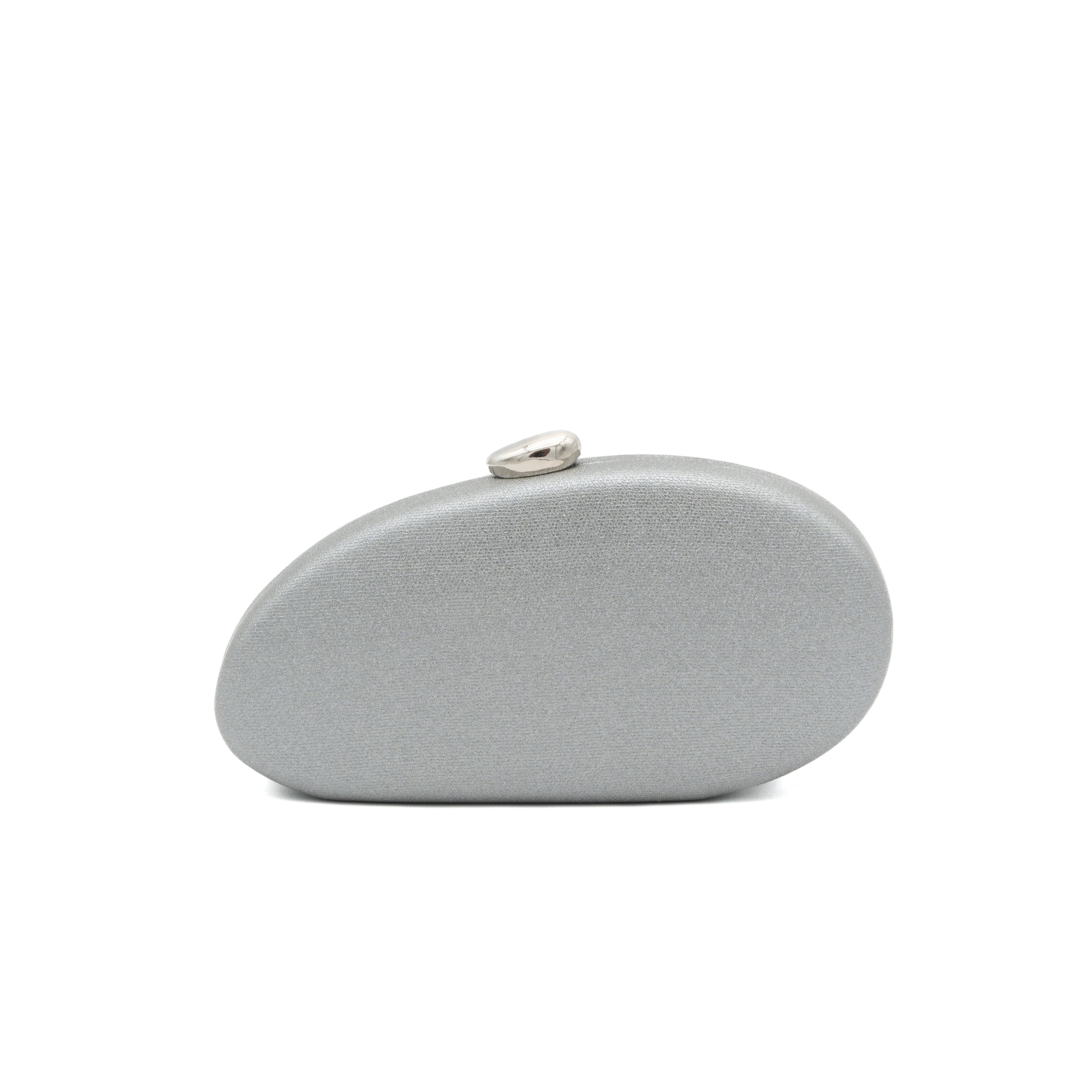 Bolso clutch rígido ovalado de polipiel metalizada gris