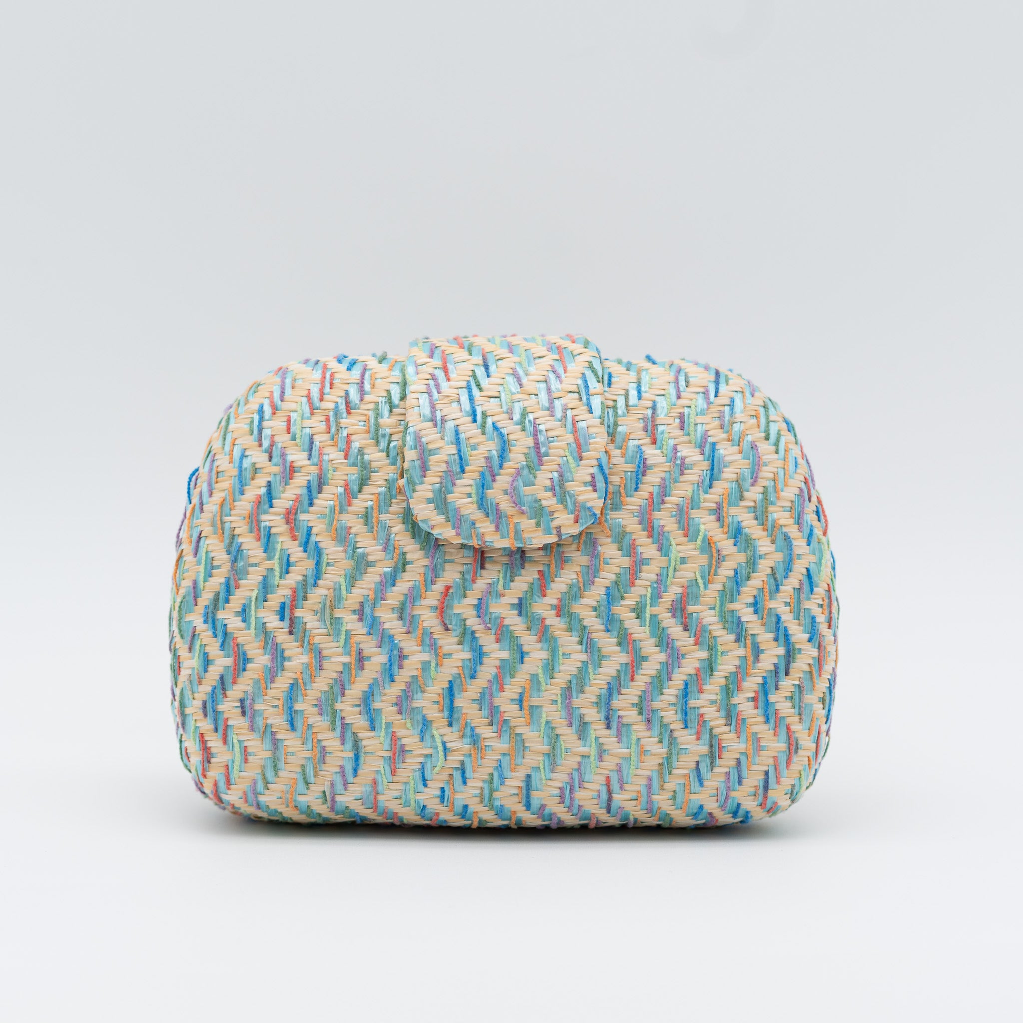 Bolso clutch de fiesta en rafia color verde con patrón zigzag y cierre superior