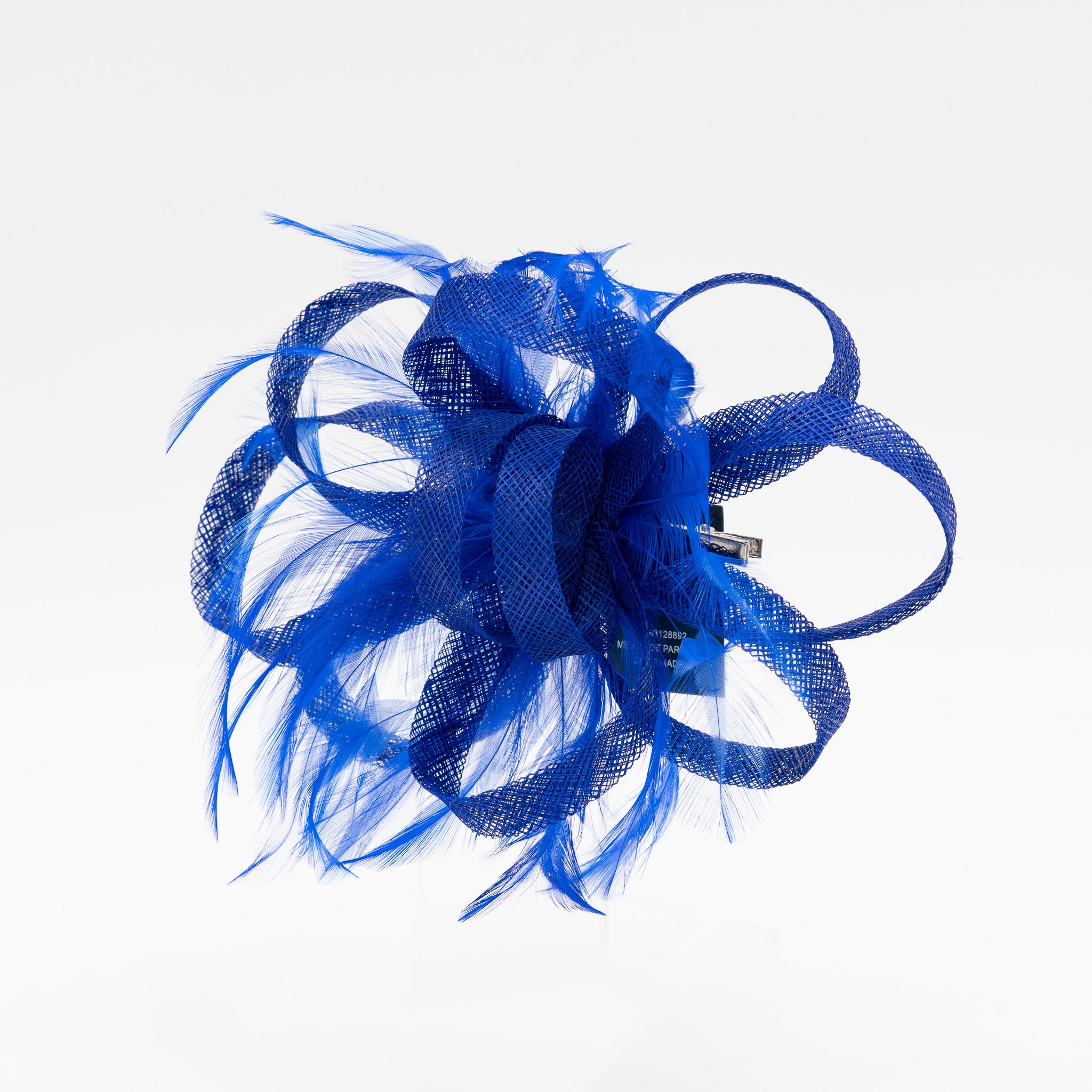 Tocado de fiesta azulón mediano con plumas, lazo decorativo y cierre pinza, medidas 20 x 12 cm
