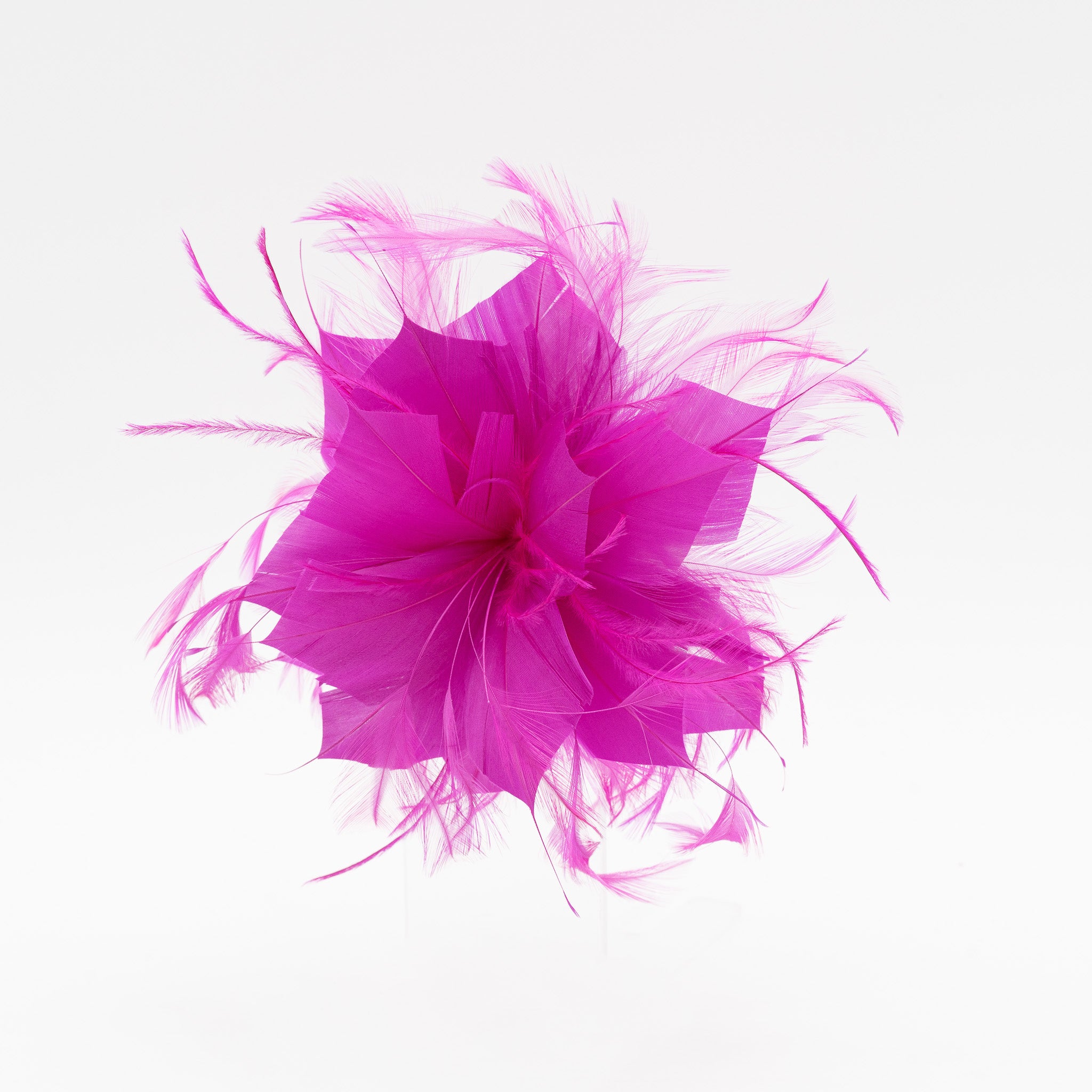 Tocado de fiesta buganvilla pequeño con plumas ligeras, sujeción con pinza y broche, ideal para bodas y eventos